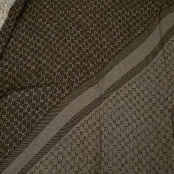 Gucci GG Jacquard Silk Wool Shawl - Picture 12 of 13